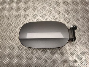 Mercedes-Benz A 213 630 12 03 / A2136301203 E-CLASS T-Model (S213) 2017 tapa del tanque de combustible