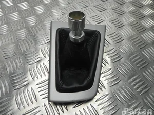 Ford BM51 A045B 79 / BM51A045B79 FOCUS III Turnier 2011 Couvercle de levier de vitesses