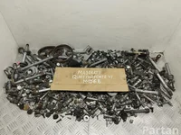 Maserati QUATTROPORTE VI 2014 Bolt Kit