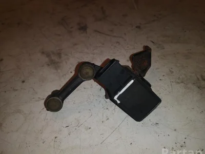 Volvo V70 II (SW) 2004 Двигатель, регулирование угла наклона фар - Изображение 1