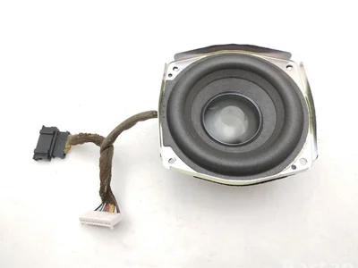 Maserati QUATTROPORTE V 2010 Caisson de basse - Image 1