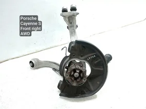 Gebrauchtes Original Porsche 9Y0407254A, 9Y0407242B, 4M0407510B, 4M0.407.156.D, 4M0.407.696.C / 9Y0407254A, 9Y0407242B, 4M0407510B, 4M0407156D, 4M0407696C Cayenne 9Y0 9Y3 2019 Vorderer Radlagergehäuse komplett rechte Seite