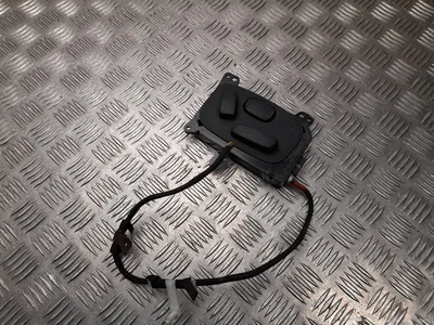 Jaguar 8X23-14B566-KA / 8X2314B566KA XF (X250) 2009 Interrupteur de réglage du siège Right Front - Image 1