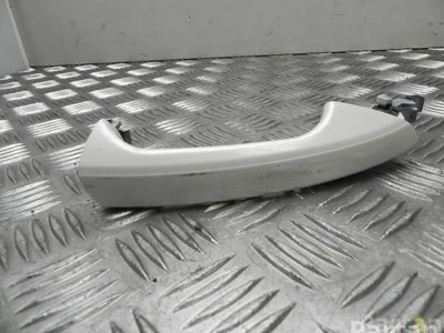 Mercedes-Benz A 204 760 02 70 / A2047600270 GLE (W166) 2017 Poignée de porte Right Rear - Image 1