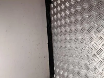 Opel 98186963 Combo E 2020 Garniture /moulage Left Rear - Image 1