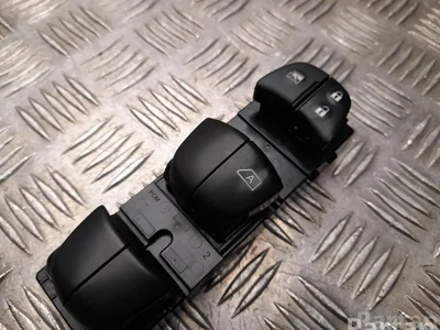 Nissan 201124SN1 JUKE (F16) 2021 Bouton de lève-vitre Right Front - Image 1