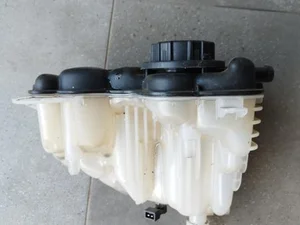 Land Rover RANGE ROVER VELAR (L560) 2021 Aušinimo skysčio išsiplėtimo bakelis