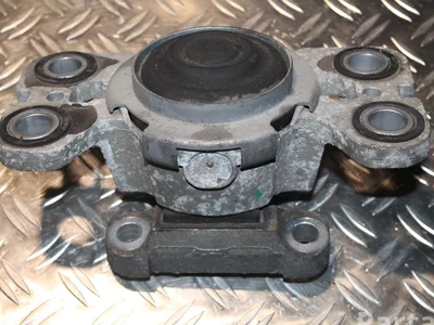 Volvo 8G9N7L1121BA XC60 2010 Support moteur - Image 1