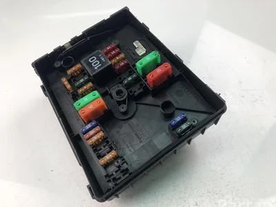 Volkswagen 1K0937125A GOLF PLUS (5M1, 521) 2008 Boîte à fusibles - Image 1