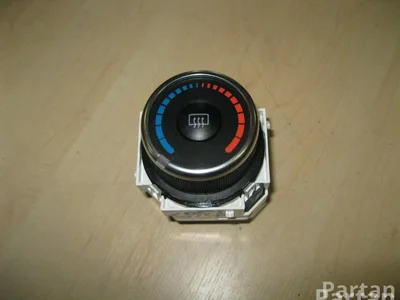 Toyota 55903-758818 / 55903758818 YARIS (_P13_) 2014 Appareil de commande - Image 1