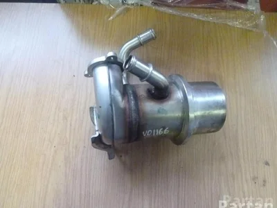 Audi 04L131512D A4 (8K2, B8) 2010 Refroidisseur - Image 1