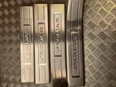 Jaguar AW93-13201-AE, AW93-13200-AE, AW93-F13244-BD, AW93-F13245-BD / AW9313201AE, AW9313200AE, AW93F13244BD, AW93F13245BD XJ (X351) 2016 Bordure de seuil de porte complect - Image 1