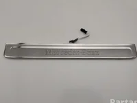 Mercedes-Benz A2976801600 EQE SUV (X294) 2024 plaque de seuil - panneau de seuil