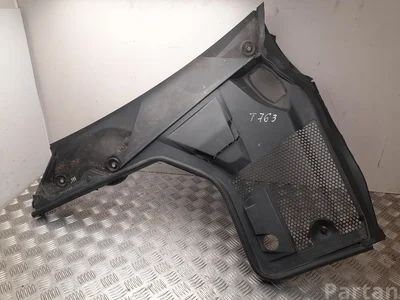 Mercedes-Benz A2058308902 C-CLASS T-Model (S205) 2015 Garniture de capot d'essuie glace - Image 1