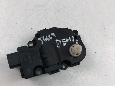 BMW 410475520 3 (F30, F80) 2013 Moteur de réglage pour volet de régulation - Image 1