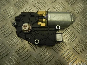 Maserati M156/7 / M1567 GHIBLI (M157) 2020 Moteur de toit coulissant