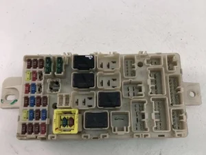 Mitsubishi 02424H18 MIRAGE / SPACE STAR Hatchback (A0_A) 2015 Boîte à fusibles