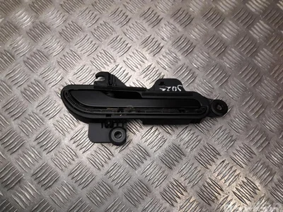 Tesla 1528115-00-D / 152811500D Model Y 2021 Poignée de porte Right Rear - Image 1