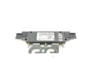Porsche 991.647.106.00 / 99164710600 CAYMAN (981) 2014 Amplificateur d'antenne