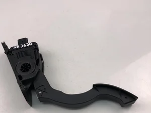 Volvo 31280597 V40 hečbekas 2014 Akseleratoriaus pedalas