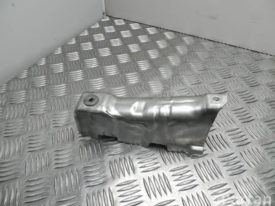 Mercedes-Benz A 651 142 00 21 / A6511420021 C-CLASS (W205) 2015 Protection thermique - Image 1