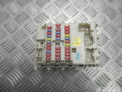 Nissan 24350 AV700 / 24350AV700 PRIMERA Estate (WP12) 2003 Boîte à fusibles - Image 1