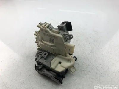 Audi 8J1837016C A4 (8K2, B8) 2013 Serrure de porte - Image 1