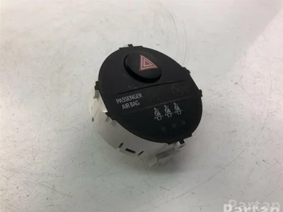 Toyota  839500D080 / 839500D080 YARIS (_P13_) 2012 Éclairage d'urgence / interrupteur de danger - Image 1