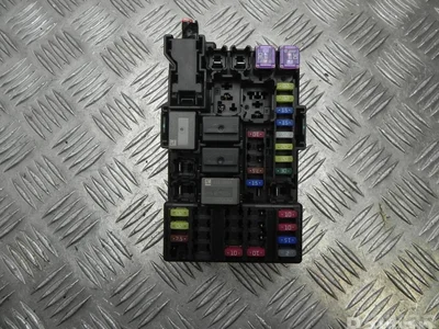 Vauxhall 2B0Z4010F CORSA Mk IV (E) 2015 Boîte à fusibles - Image 1