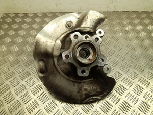 BMW 6890172 2 U06 Active Tourer 2022 Logement de roulement de roue Right Front