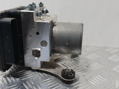 BMW 6799248 5 (F10) 2011 Unité de commande hydraulique ABS - Image 1