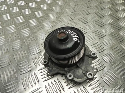 Mercedes-Benz R 642 201 04 10 / R6422010410 R-CLASS (W251, V251) 2007 Pompe à eau - Image 1