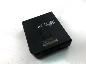 Renault 284B68372R MEGANE III Hatchback (BZ0_) 2012 Caja de fusibles