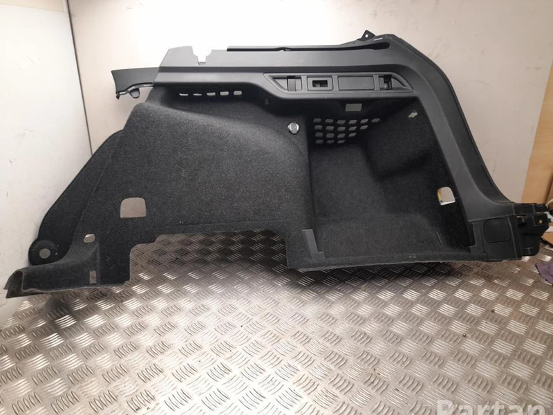 Trunk lining 5E7867428 Škoda Octavia Mk4 Combi 2023 - €80