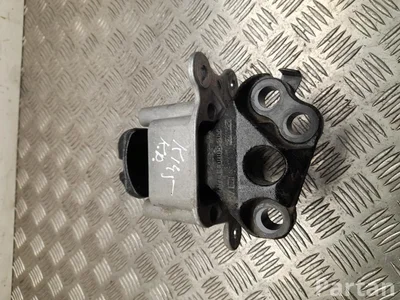 Land Rover K8D2-7M121-BA / K8D27M121BA Range Rover Evoque II L551 2023 Engine Mounting Left - Image 1