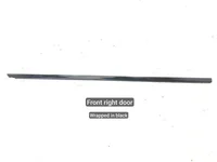 Bentley 36A853077, 36A853078 BENTAYGA 2017 Durų stiklo rėmo apdaila dešinė priekis