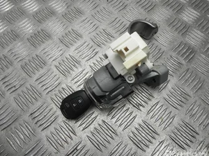 Toyota 89782-42020 / 8978242020 RAV 4 IV (_A4_) 2013 cylindre de serrure pour allumage