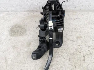 BMW 6860677, 6856600 2 Gran Tourer (F46) 2018 Pédale de frein