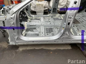 XPeng P7 2025 Cuarto cuerpo del coche Left Front