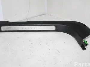 Volvo 31377617 V90 II 2018 Slenksčių apdaila dešinė pusė
