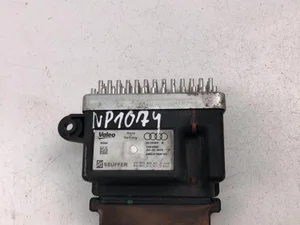 Audi 8K0910501D A5 (8T3) 2010 Unité de commande pour ventilateur de radiateur
