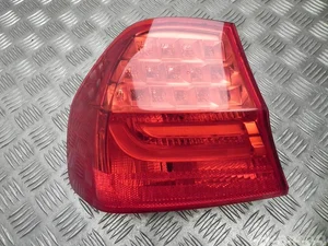 BMW 4871731 3 (E90) 2010 Feu arrière