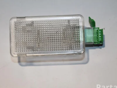 Volvo XC70 II 2009 Éclairage de plaque d'immatriculation - Image 1