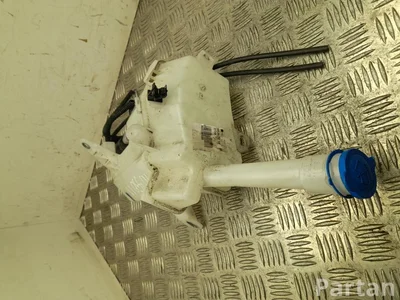 Toyota Yaris P210 2022 Plovimo skysčio bakelis - Nuotrauka 1