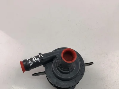 Volvo 32222255 V60 2020 Pompe à eau - Image 1