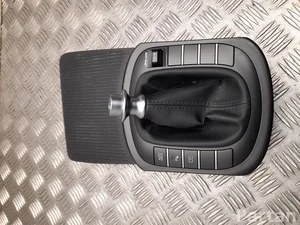 Hyundai 84603 BE500, 93335 BE500, 93330 BE500, 84632-BE920 / 84603BE500, 93335BE500, 93330BE500, 84632BE920 Kona II 2023 Schalthebelabdeckung