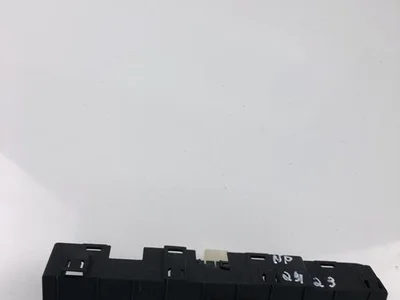 Kia 93575-G5900 / 93575G5900 NIRO 2019 Przycisk podnoszenia okien z przodu po prawej - Obraz 1