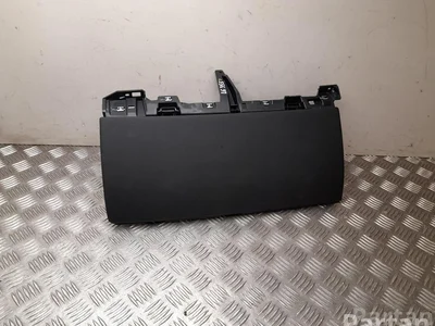 Tesla 1684227-00-C / 168422700C Model Y 2022 Boîte à gants - Image 1