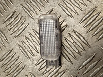 Audi 3B0947415E A3 sedan (8YS) 2021 Lumière intérieure - Image 1