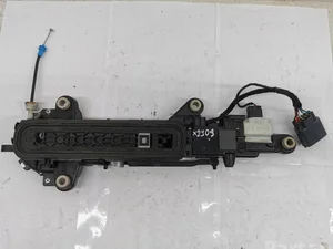 Land Rover 8A221401AC, C6902415, 6129390 RANGE ROVER VELAR (L560) 2023 Poignée de porte Left Front